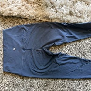 Lululemon aligns size 6